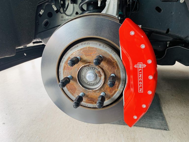 ナビ、サバー、マスタング 大阪府摂津市のアメ車専門店HiFIVE GARAGEは新車や中古車、ビンテージカー